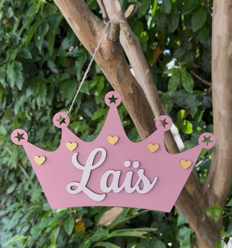 Plaque prénom — Couronne de princesse (L x H : 25 cm x 15 cm)