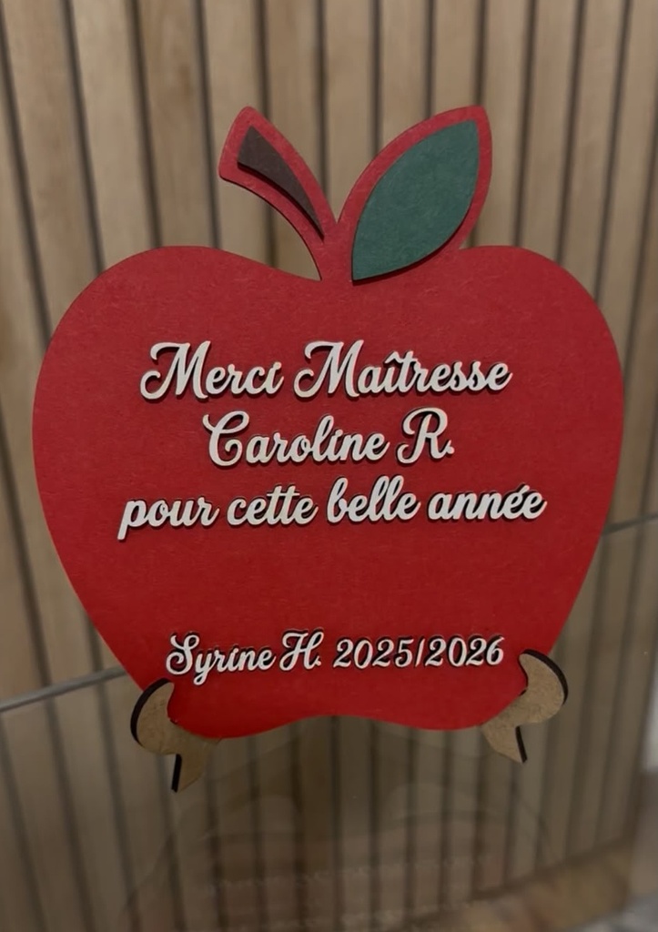 Plaque Pomme Personnalisée – "Merci Maîtresse / Maître"